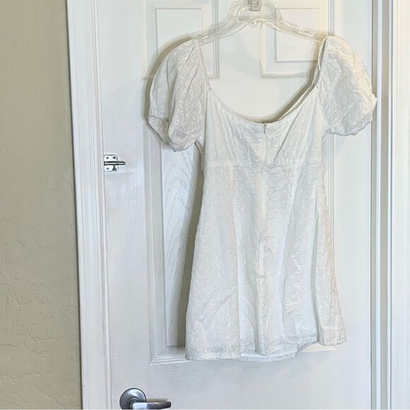 Kittenish White Eyelet Dress Size Large - Picture 6 of 12